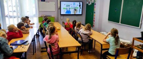 Warsztaty na temat oszczędzania wody dla uczniów klas I idą pełną parą!  (7)