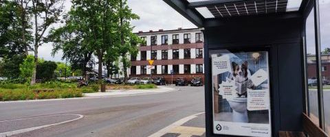 Plakat-Oszczędzanie wody w toalecie, Dworzec Autobusowy, Peron 3