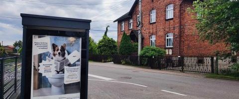 Plakat-Oszczędzanie wody w toalecie, ul. Staromiejska